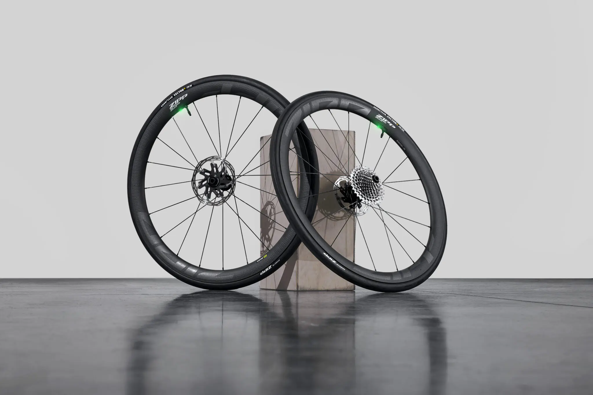 Z MY26 Studio 250326 CK 20250306 ZIPP 353NSW And 303SW40457 1 2048x1366 1