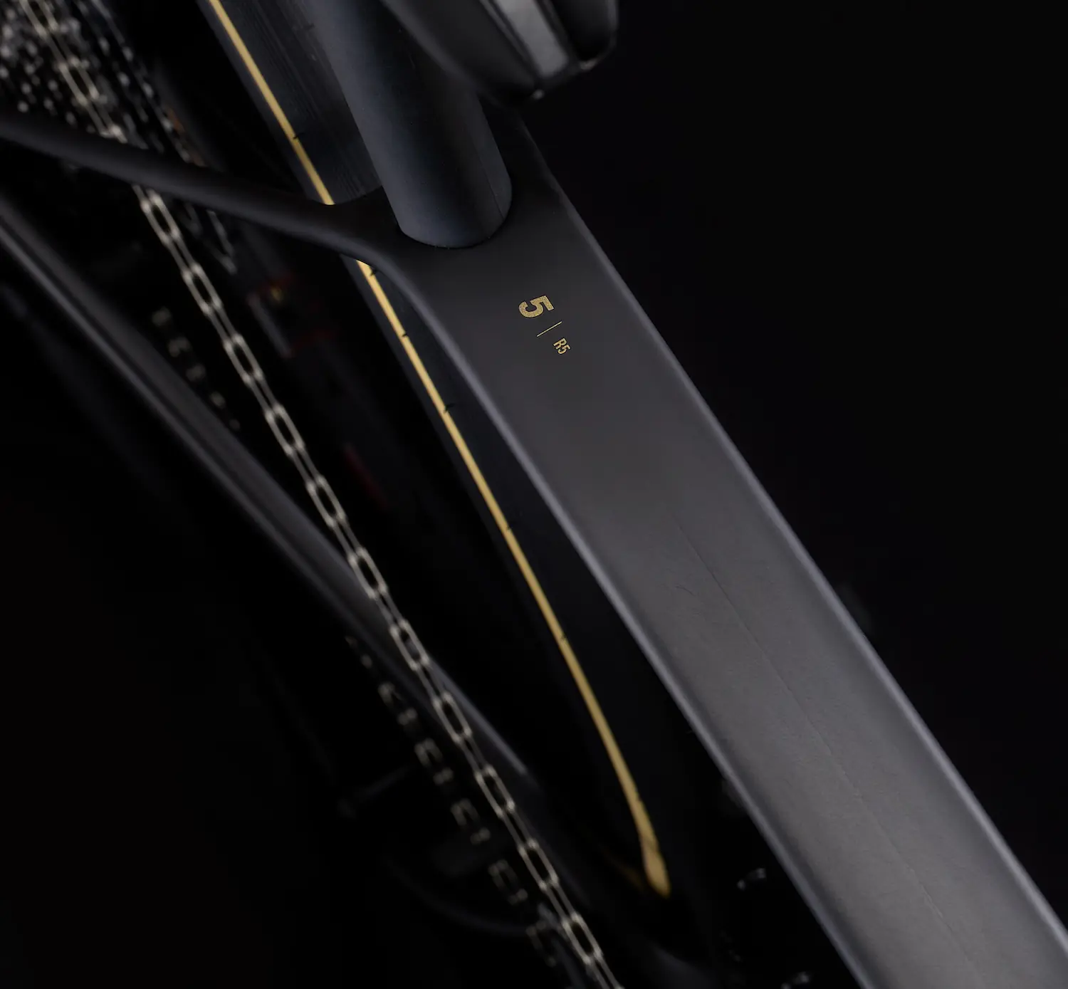 0L0R5HXR1C DETAIL 4