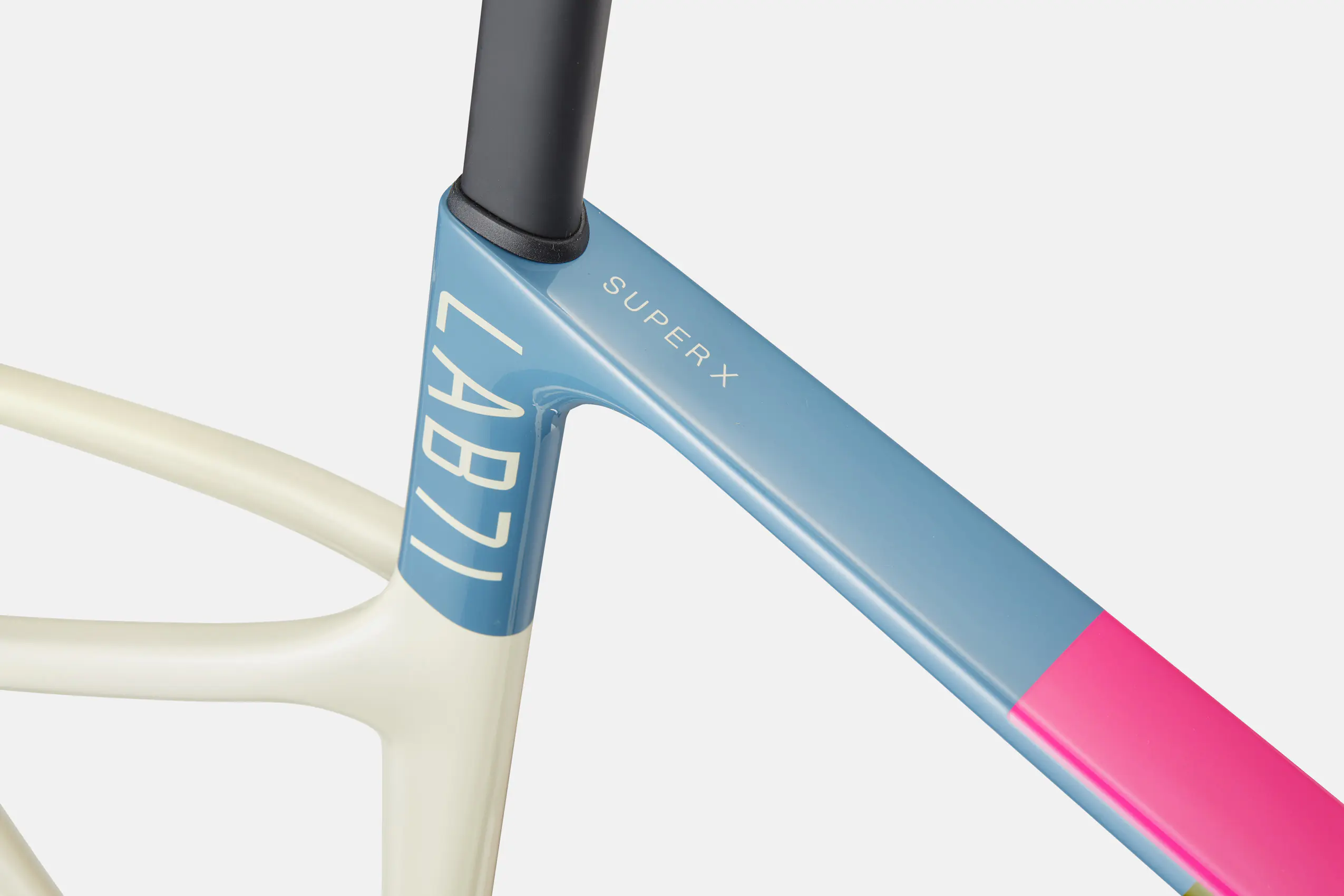 C26 C17065U LAB71 SuperX AM Frm MRK D6