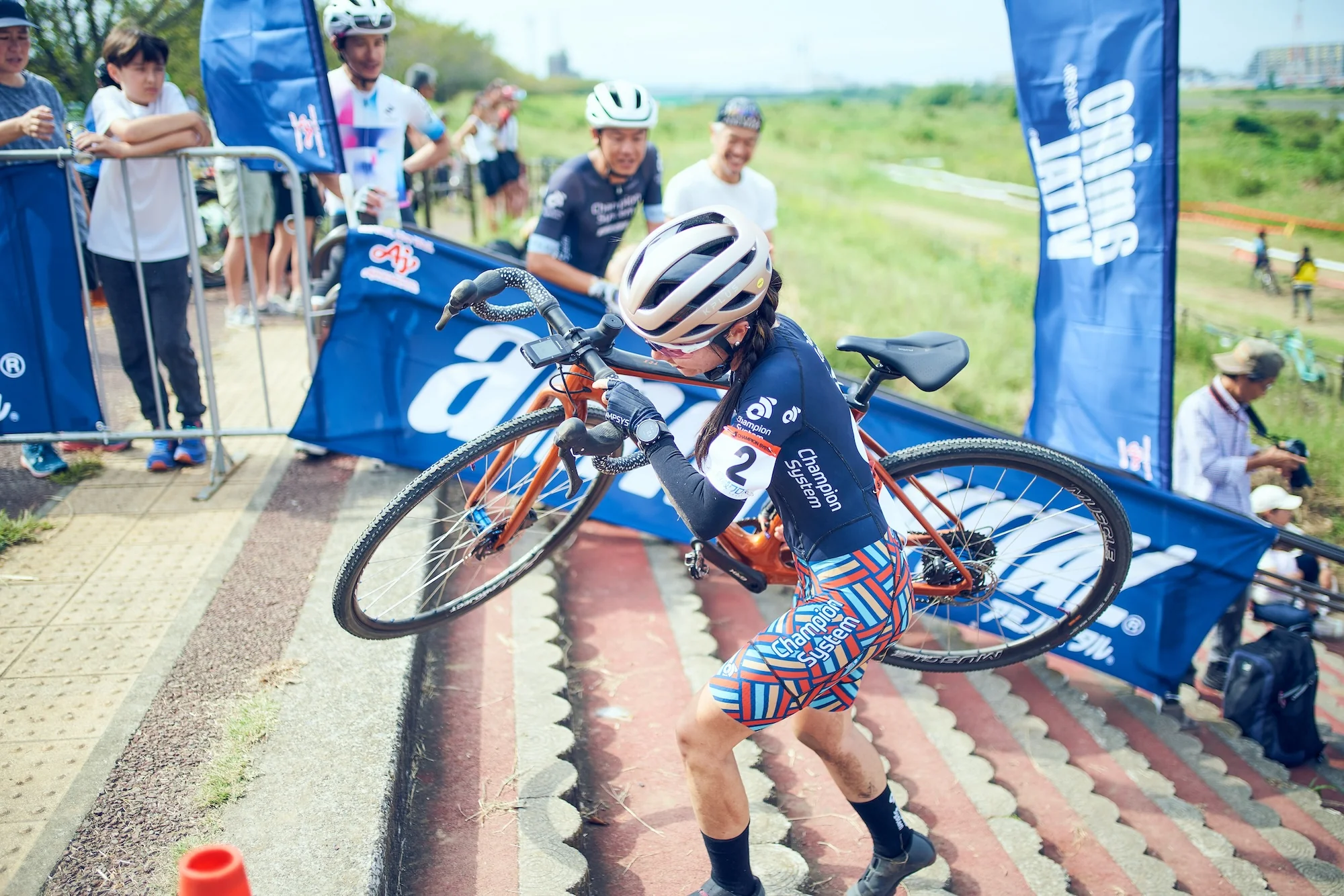 2010CXsuits2