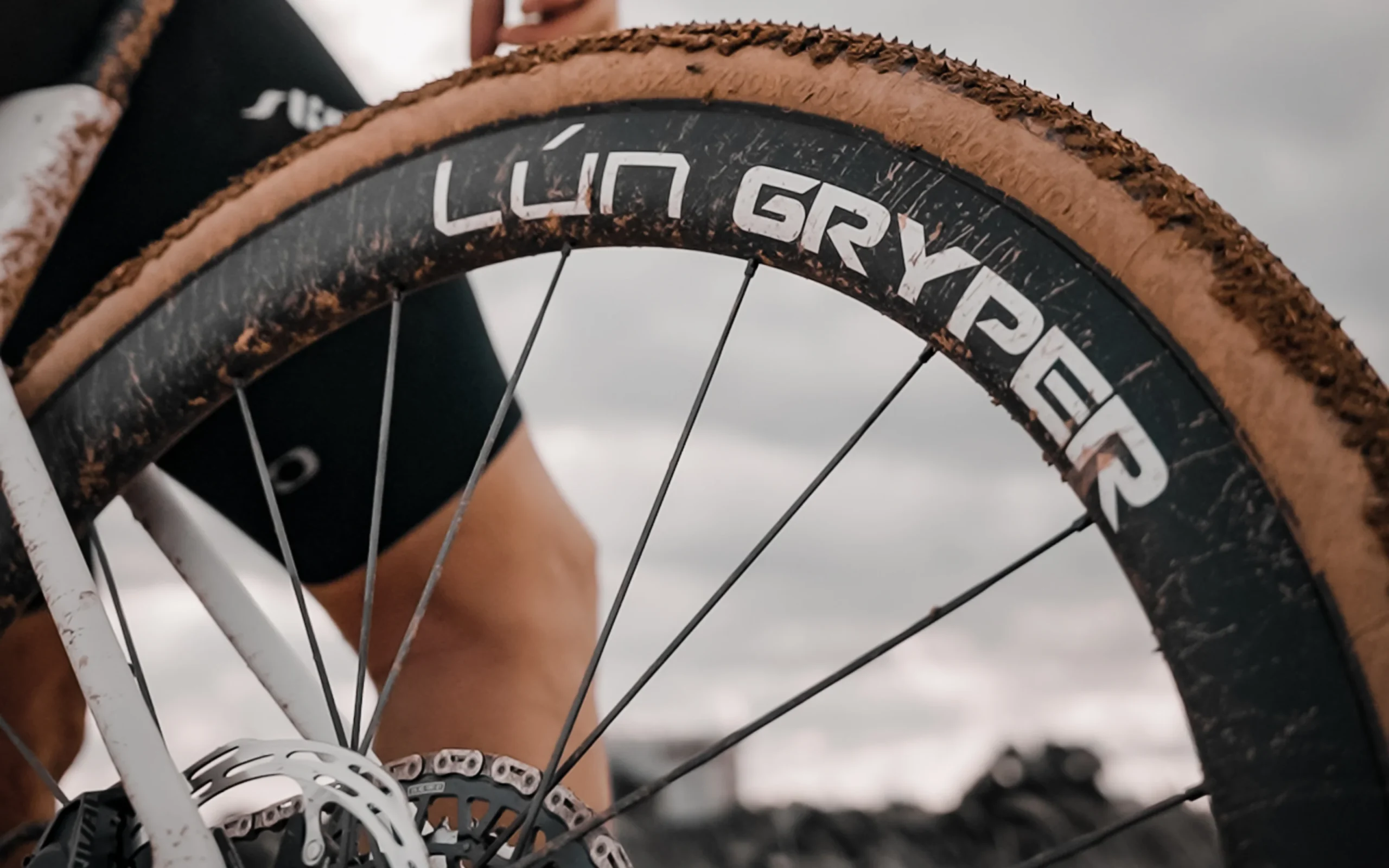 4 29c80859 Ed6c 46fb B83d 89edec75dbf6 Scaled